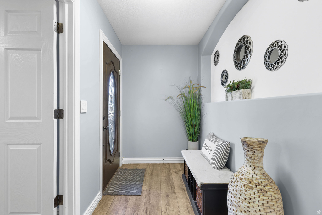 126 N CENTURY DR photo 3