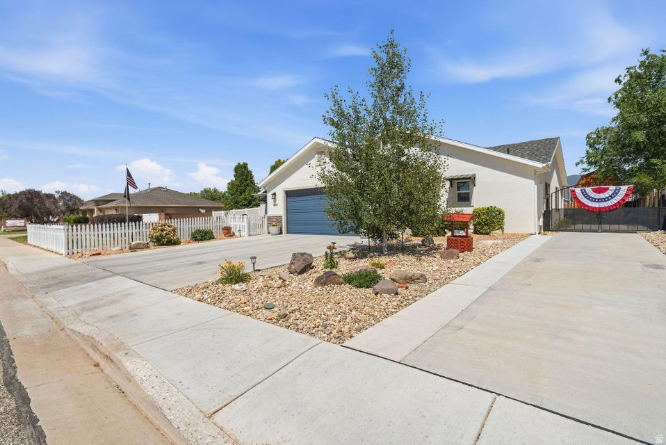 1720 N 3475 W photo 3