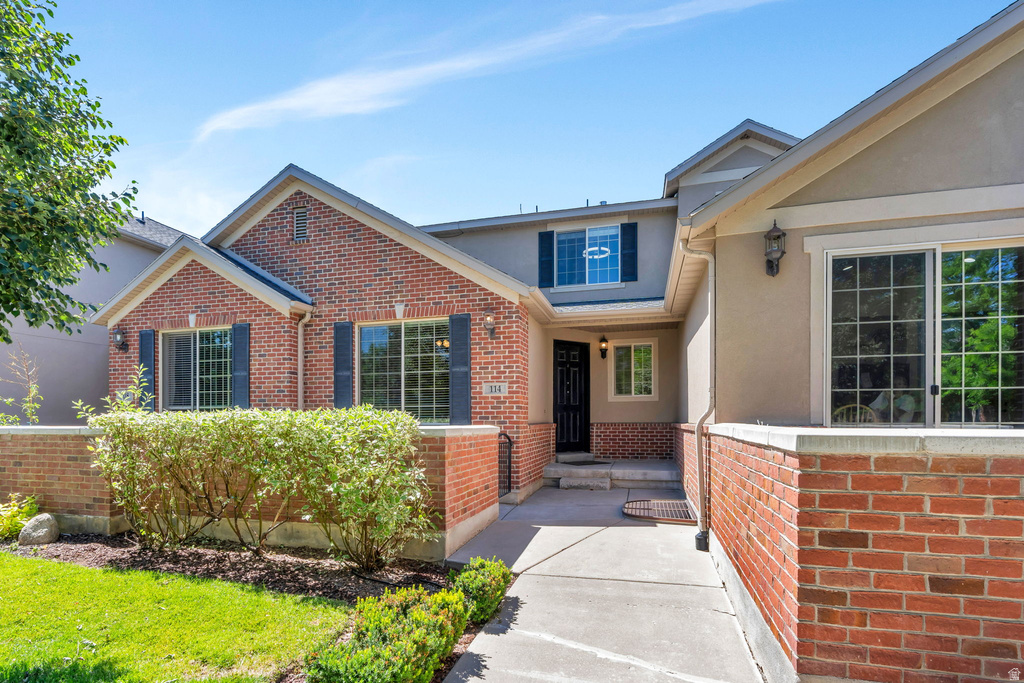 114 W 3240 N photo 2