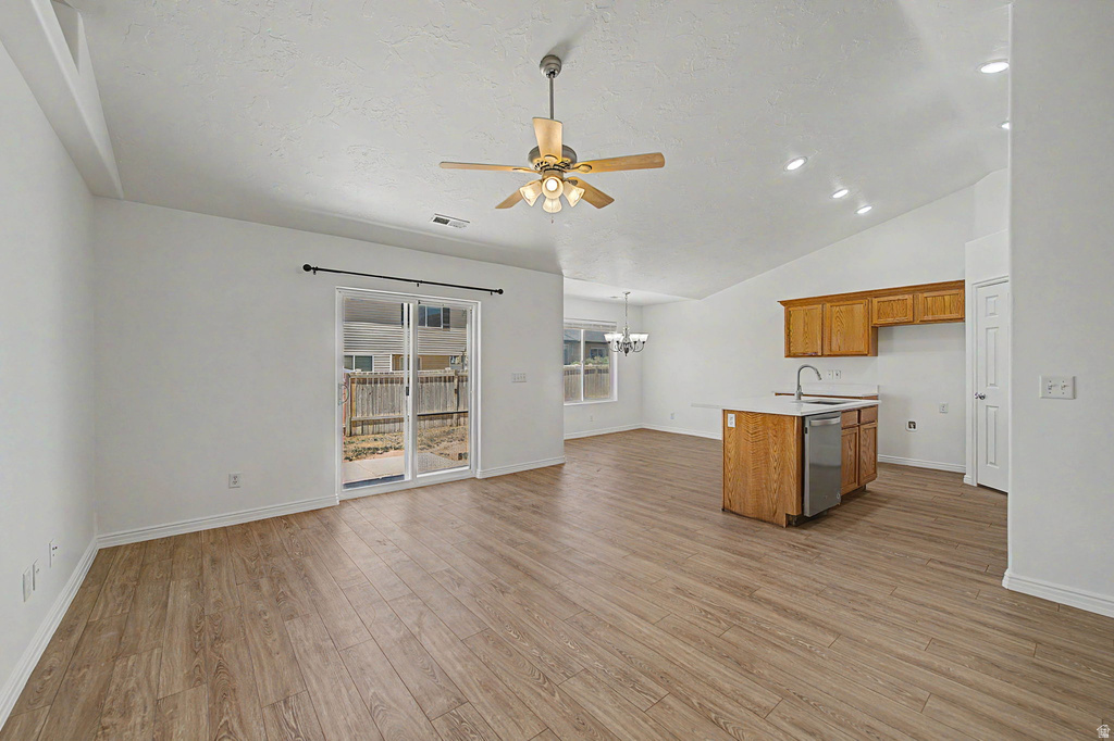 436 W 2075 N photo 4