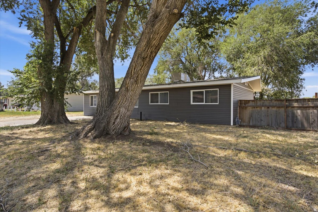 2443 N 475 W photo 3