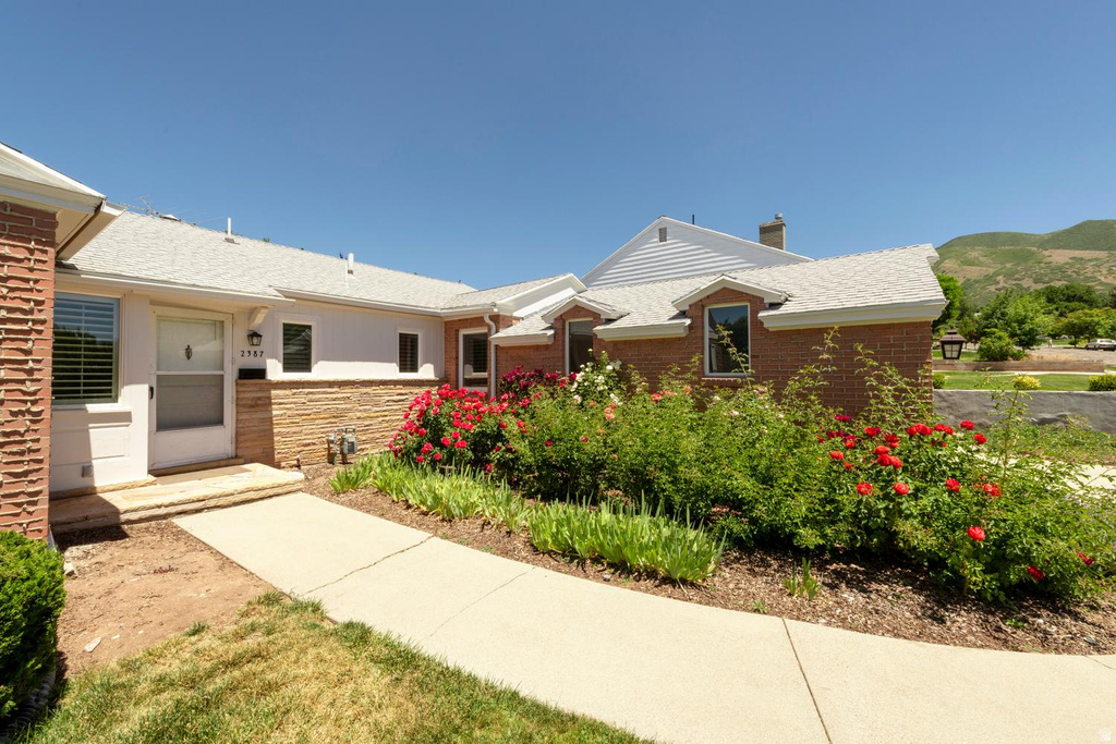 2387 E BEACON DR photo 3