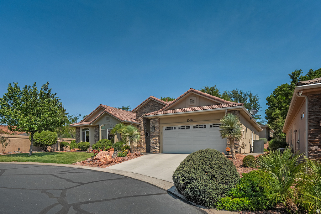 1096 HOVENWEEP PL photo 2