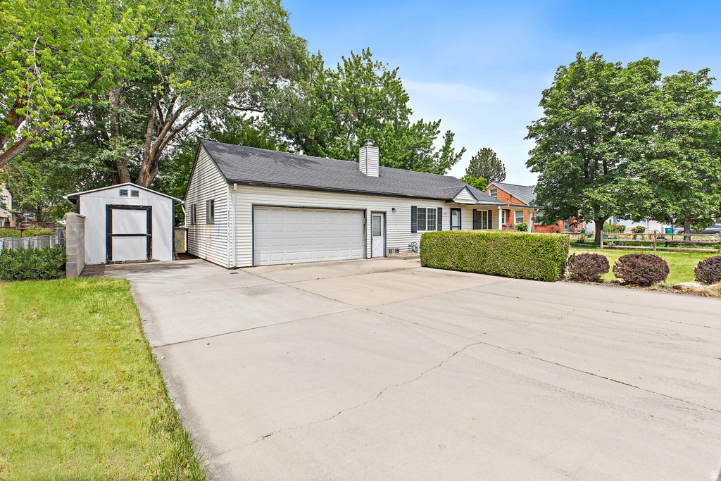1055 N 200 E photo 5