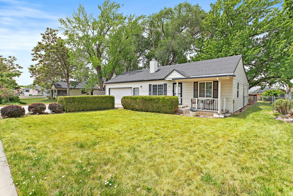 1055 N 200 E photo 3