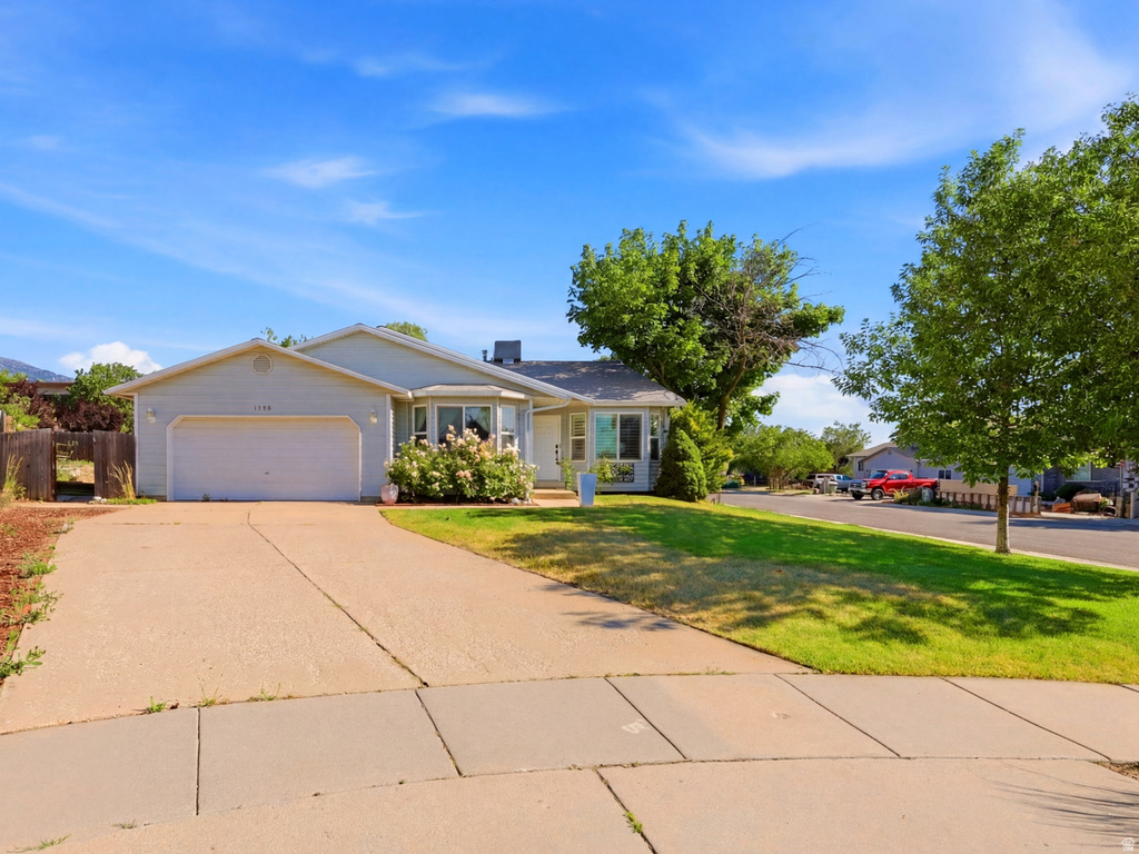 1206 E MOSS CIR photo 3