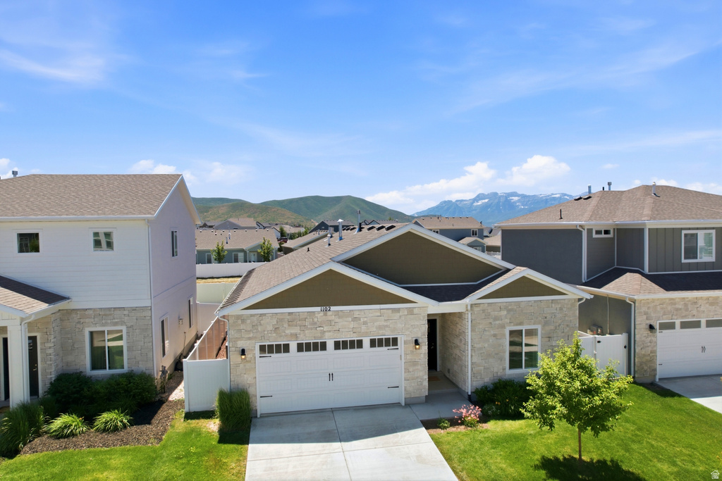 1102 E TUCKER LN photo 5