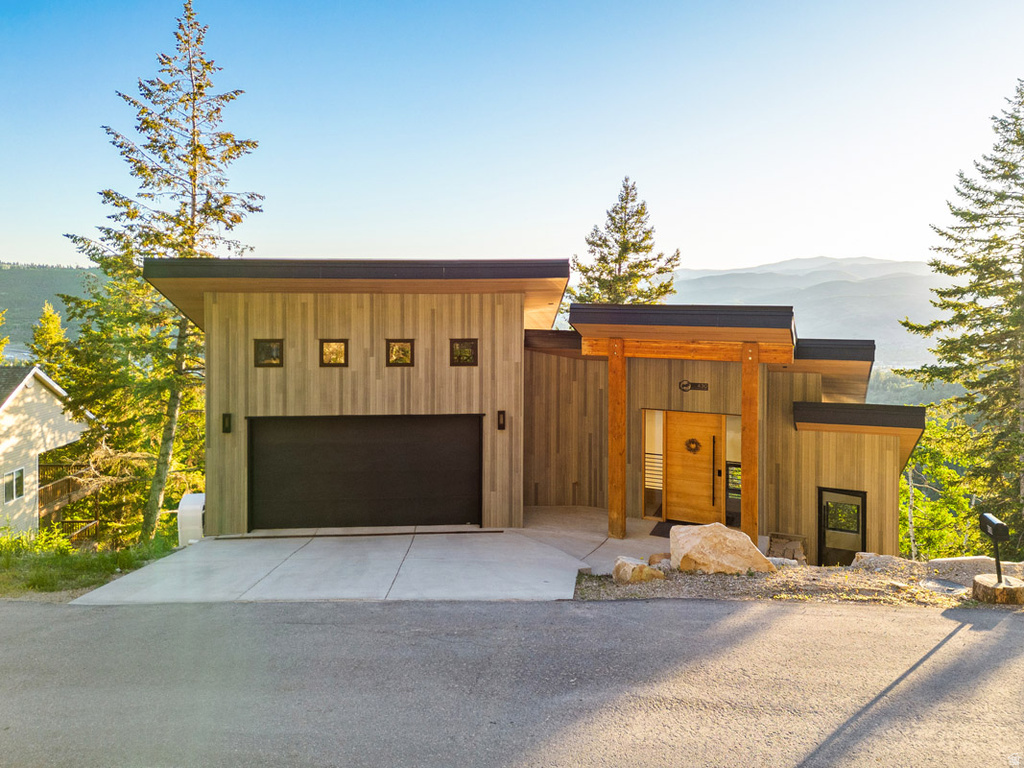 430 MATTERHORN DR photo 3