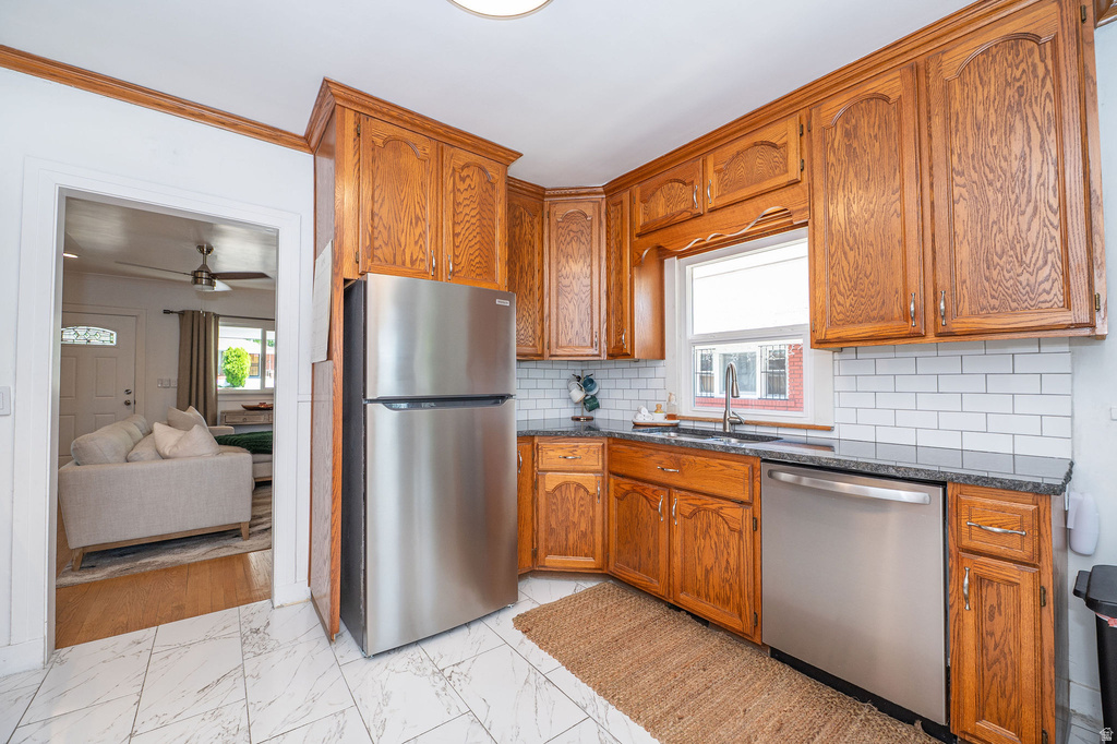 2843 FOWLER AVE photo 5