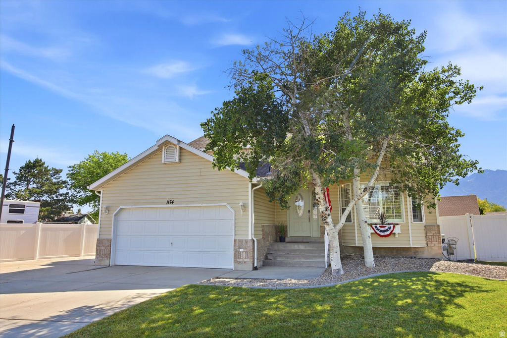 1174 W MATTHEWS WAY photo 4
