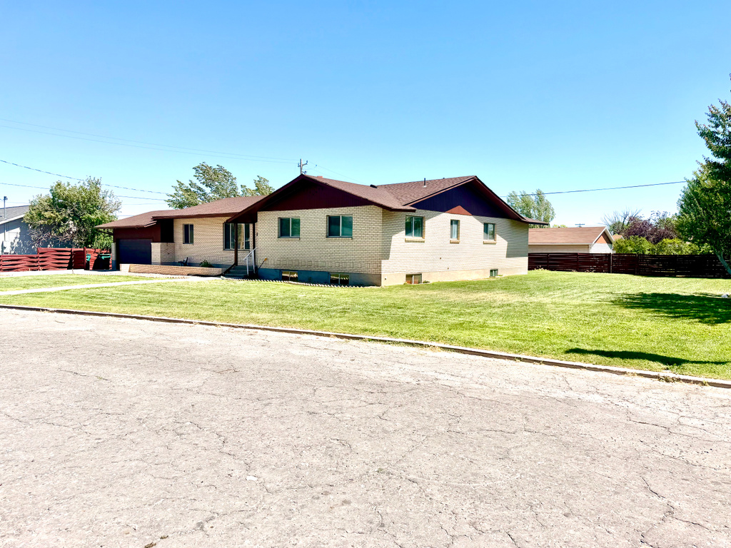 241 W 250 S photo 2