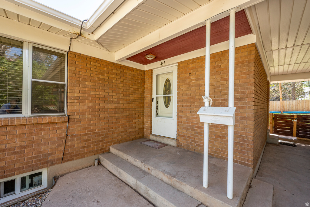 437 CIRCLEWAY DR photo 4