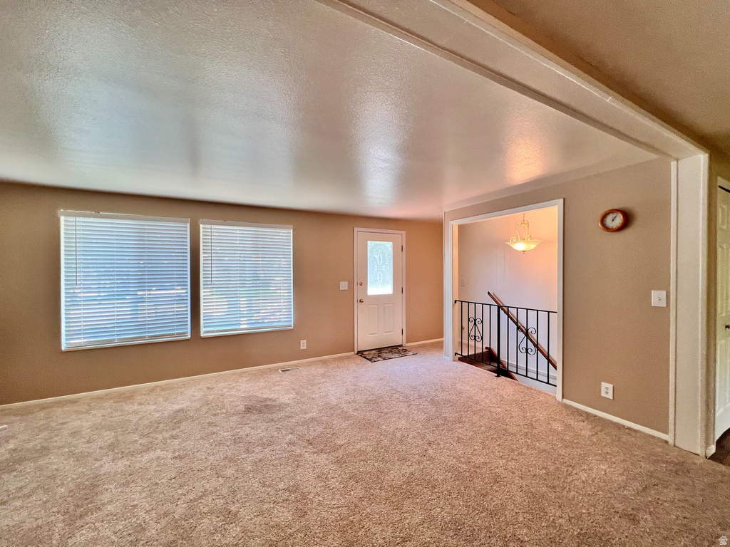 1539 E 800 N photo 5