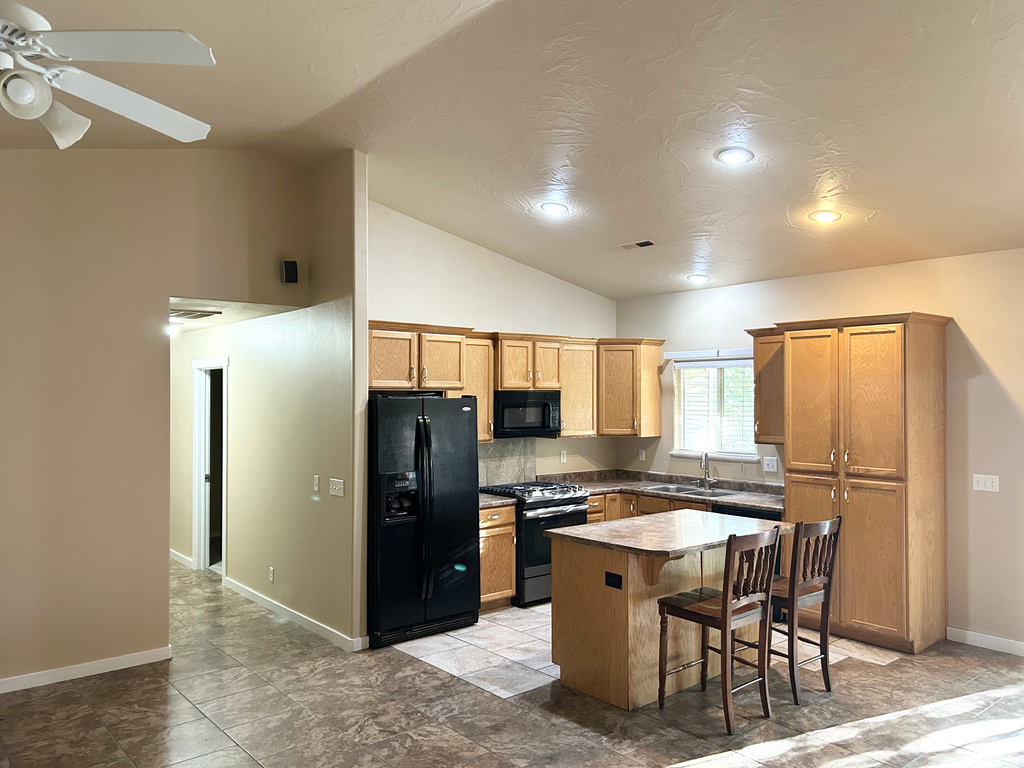 95 N 4250 W photo 5