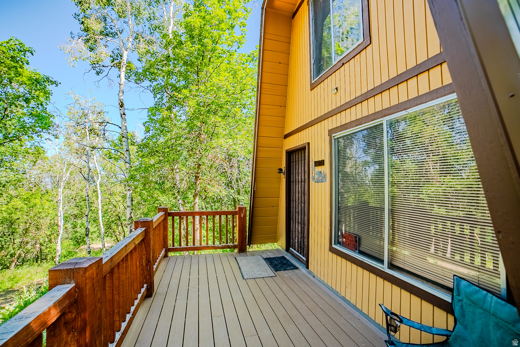 1074 EDGEWOOD DR photo 4