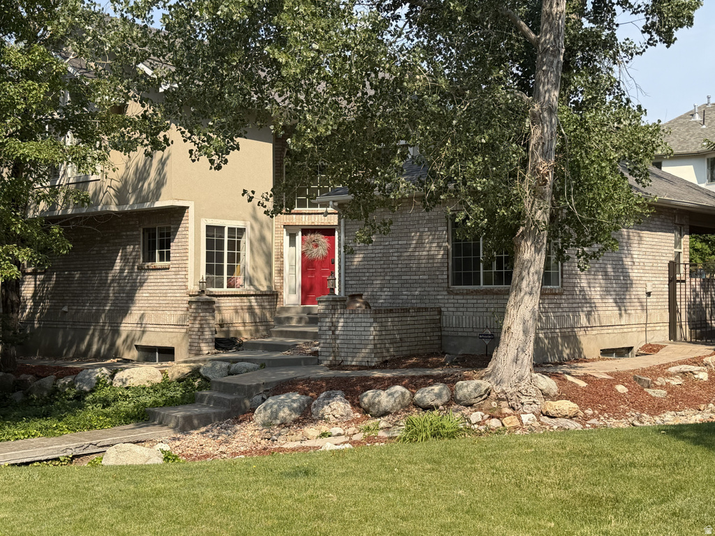 1927 E BEAR CREEK S DR photo 3