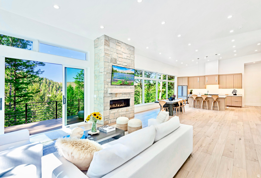15 MATTERHORN CIR photo 2