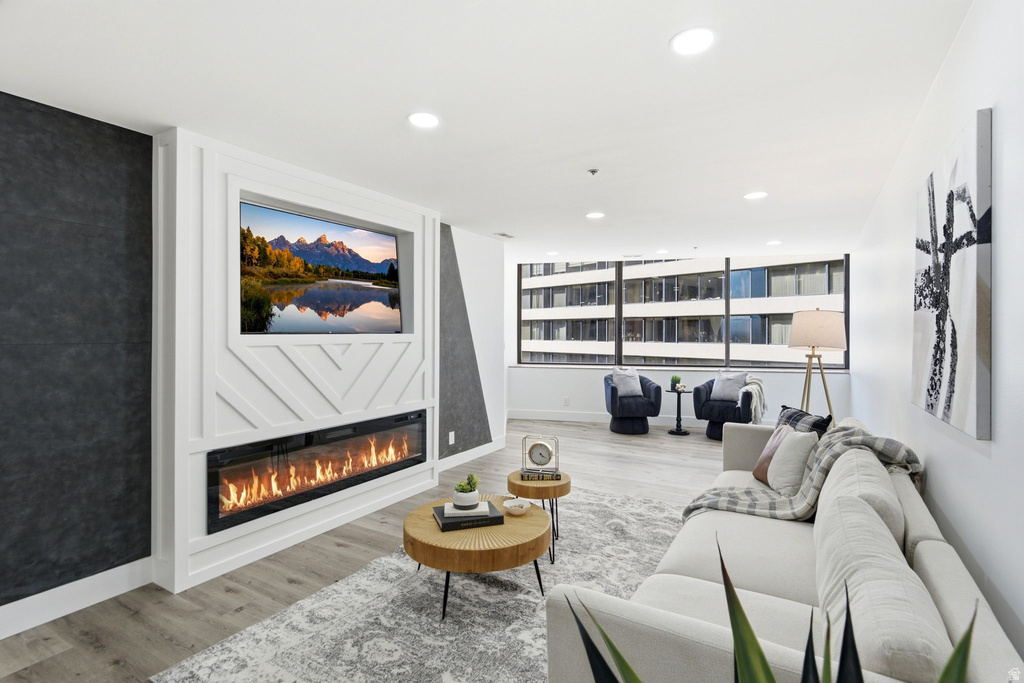 44 W BROADWAY S photo 4