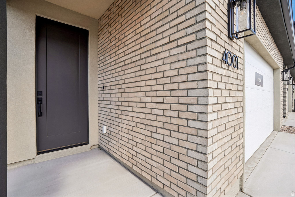 4001 E RAZOR DR photo 2