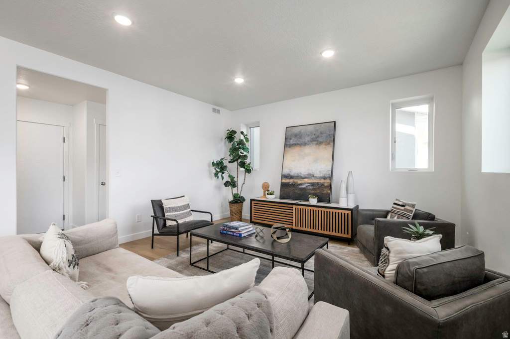 266 E WATER WAY photo 3