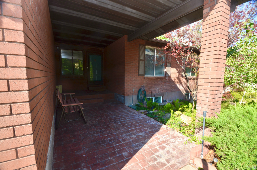 768 CRESTVIEW DR photo 3