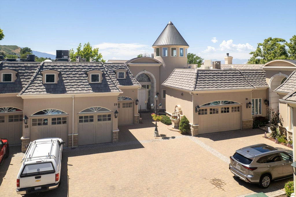 2726 E WASATCH DR photo 5