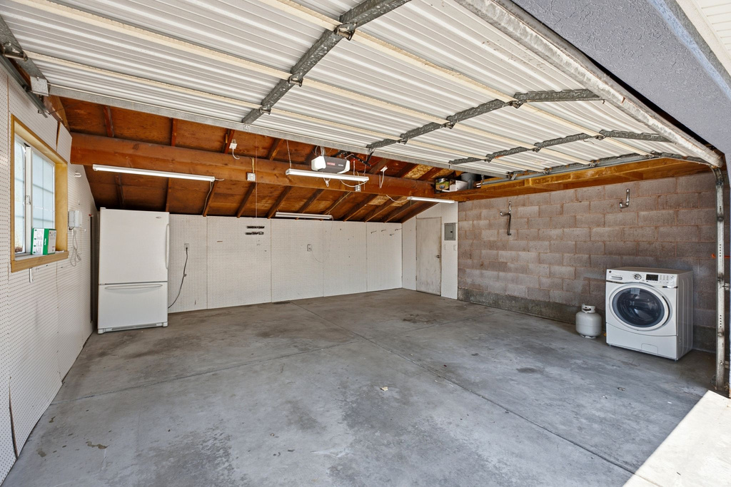 7237 S 2700 E — photo 43