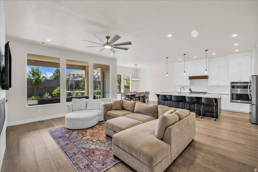 449 W JOHANN CIR photo 5