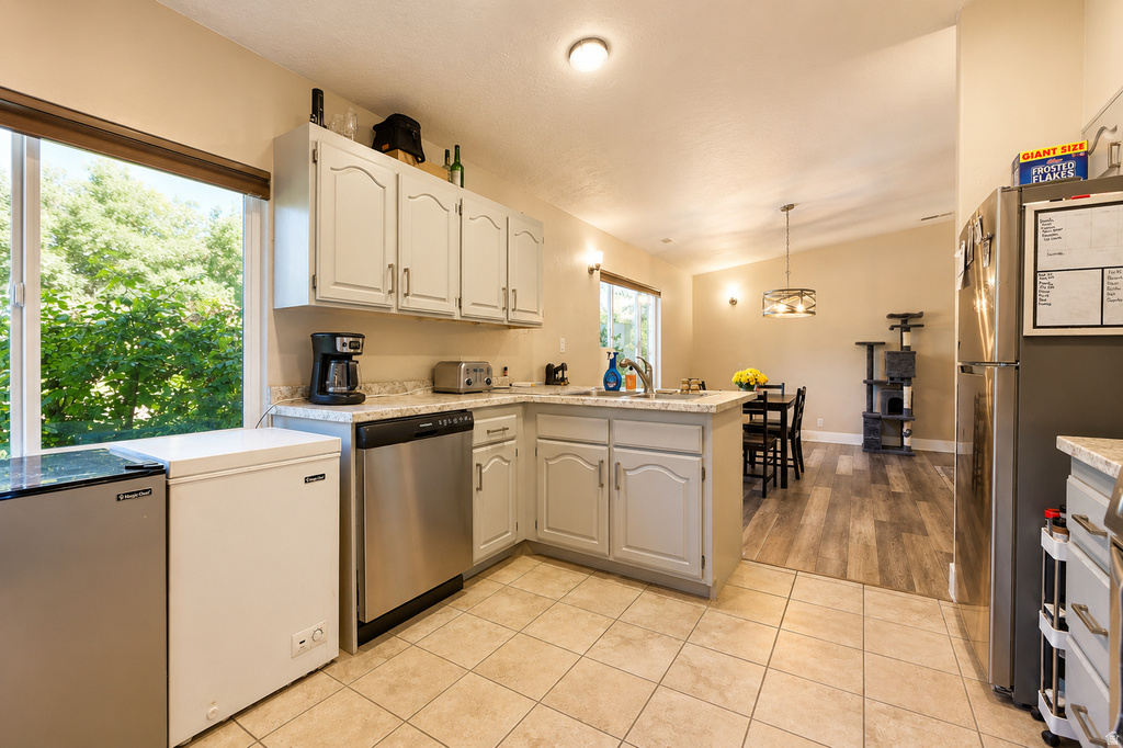 280 N SUNFLOWER DR photo 5