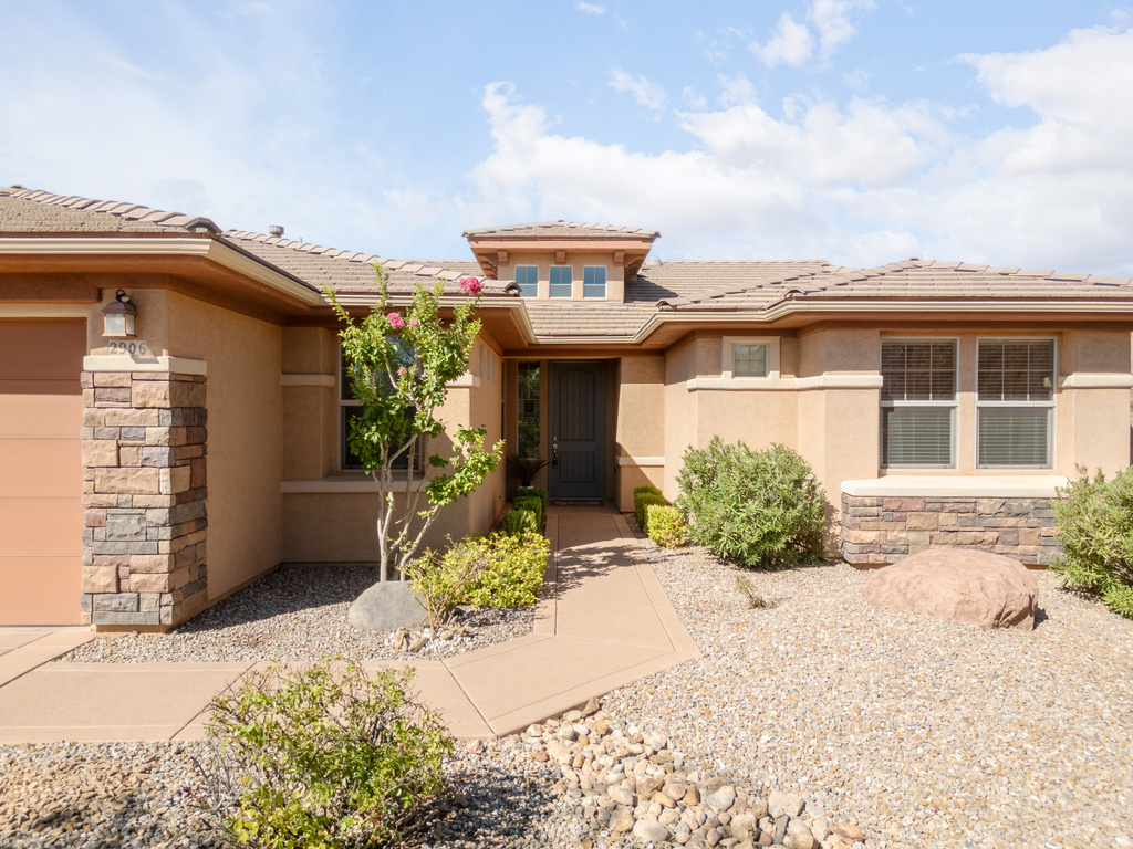 2906 E AUTUMN ROSE DR photo 3