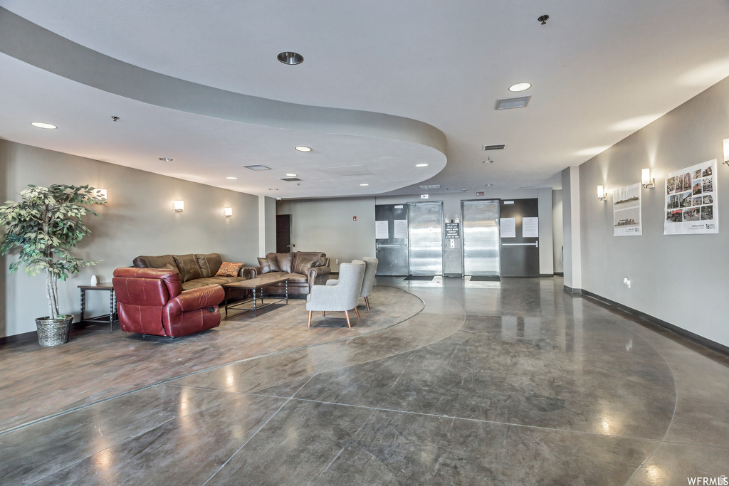 2150 S MAIN E photo 3