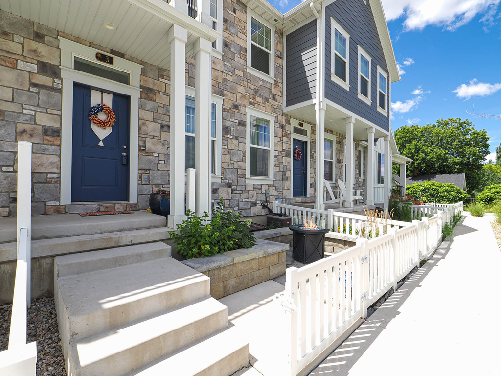 520 S ORCHARD E DR photo 2