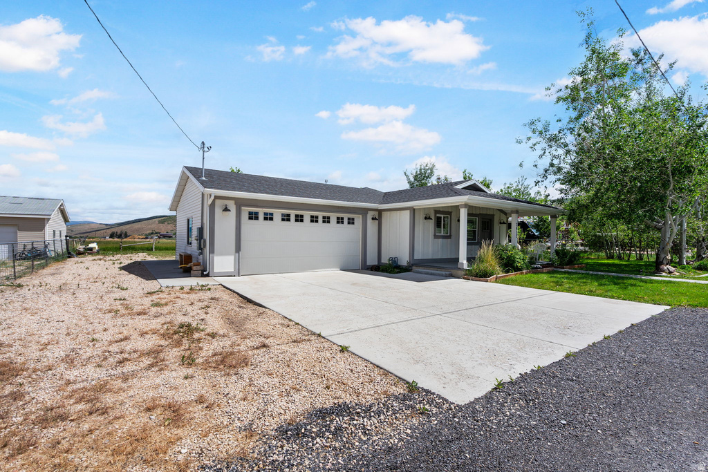 2612 S WILLOW WAY photo 2