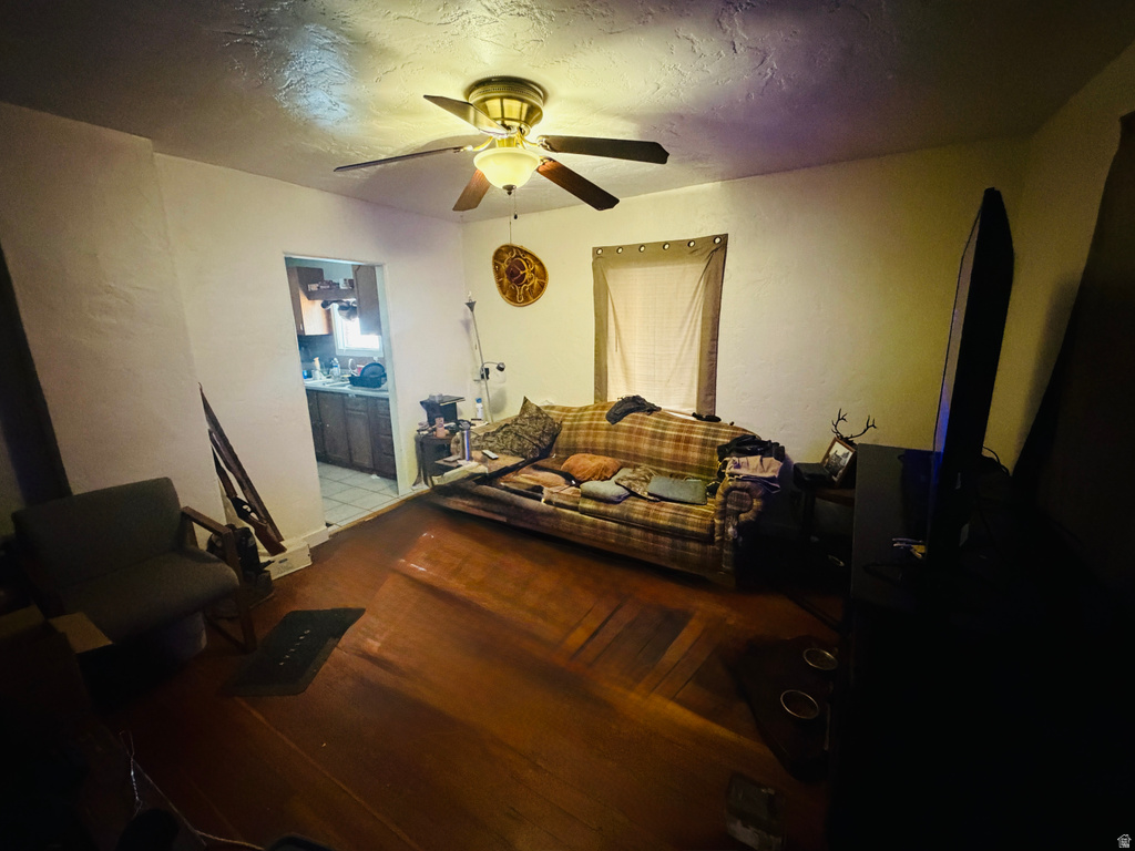 493 E 400 N photo 5