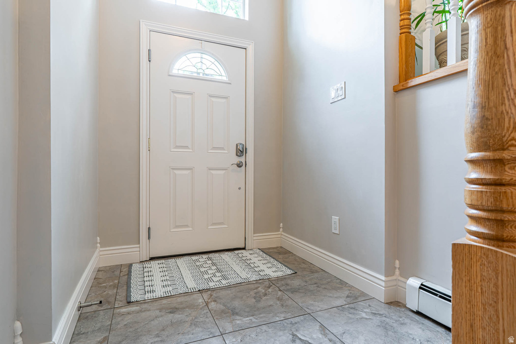 272 W 375 N photo 3