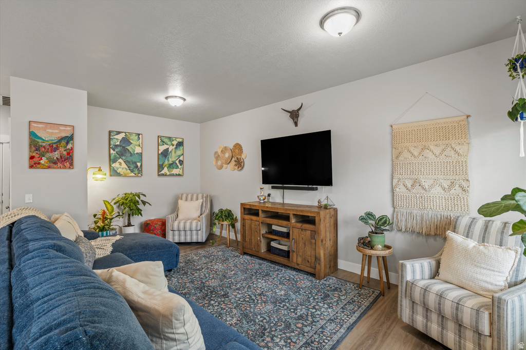 468 E LONDON WAY photo 2