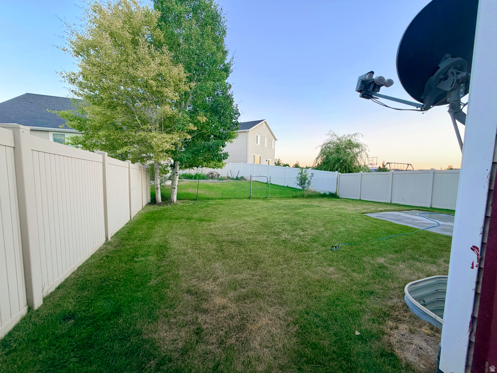 1518 E SHADOW DR photo 4