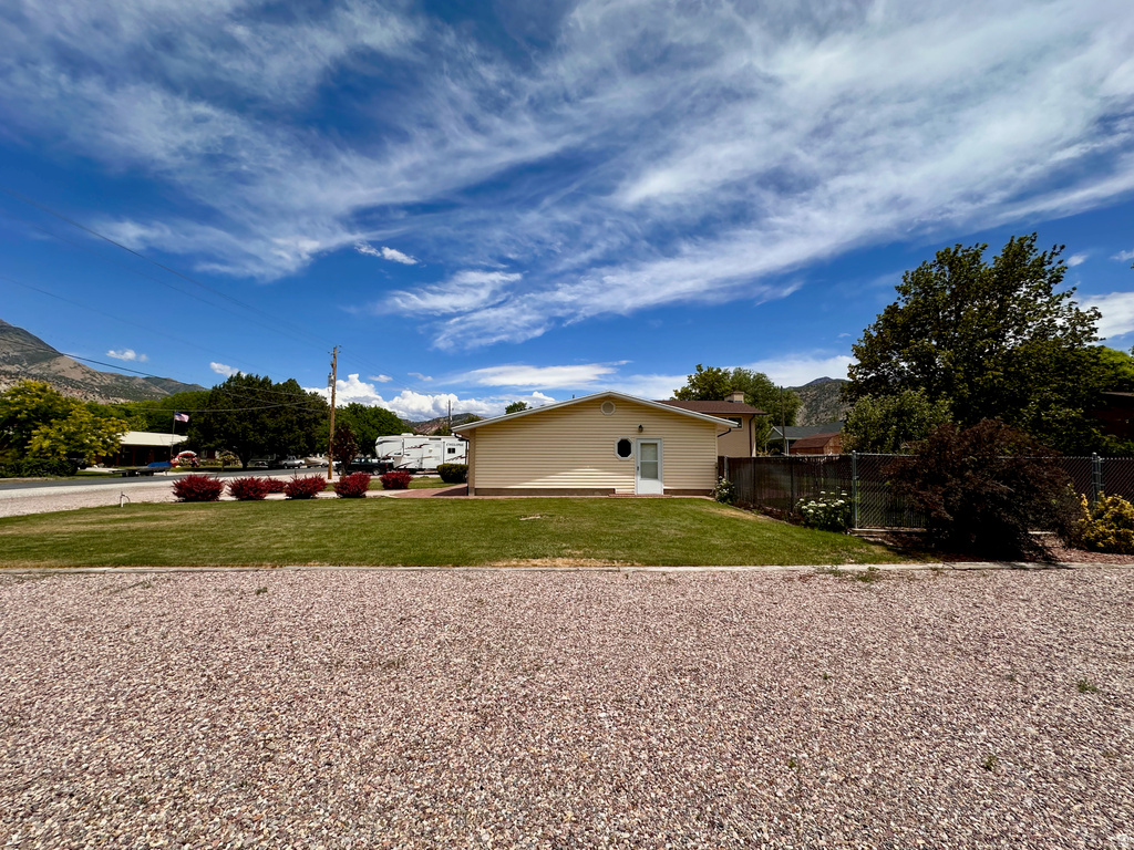 406 E 500 N photo 4