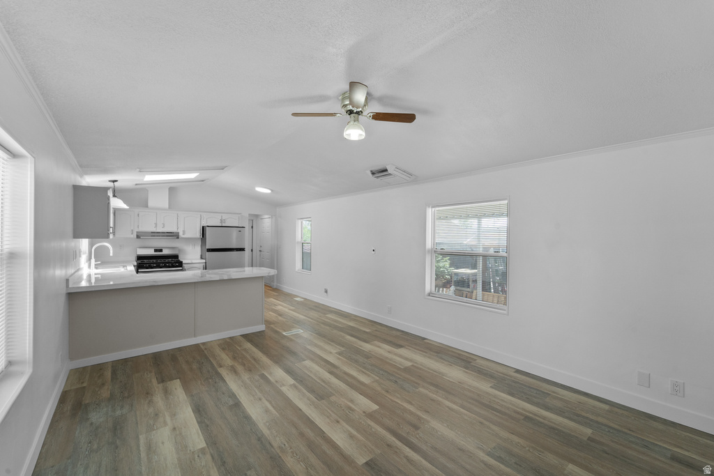 2600 N HILL FIELD RD photo 5