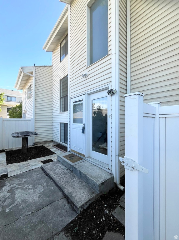 227 S WEST LN photo 2