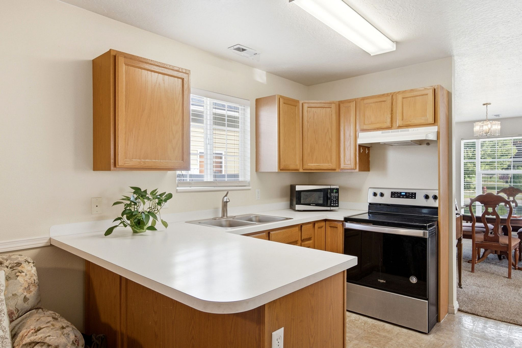 771 W 250 N photo 3