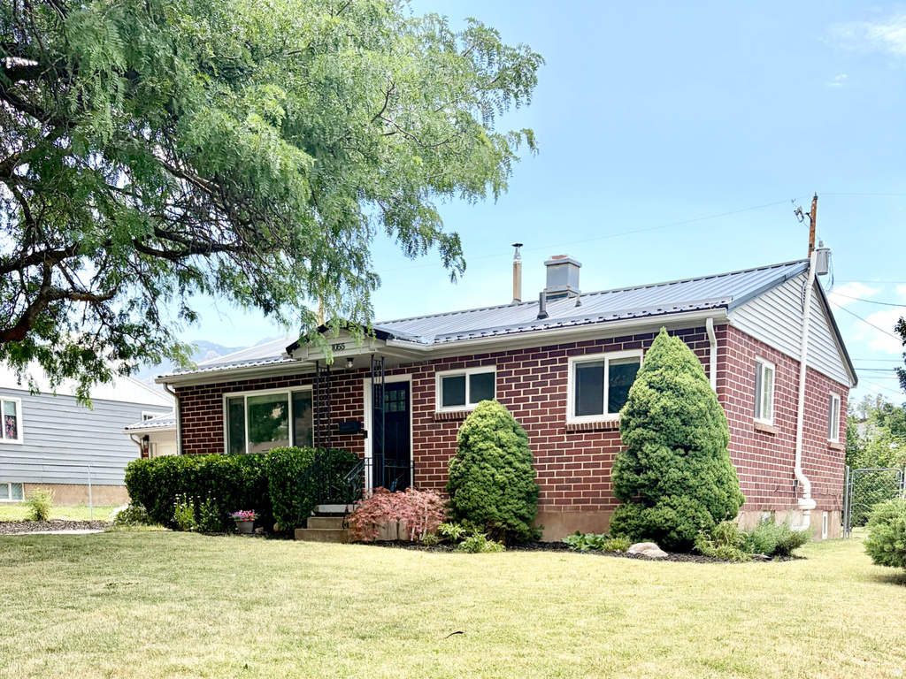 1055 E SHERWOOD DR photo 4