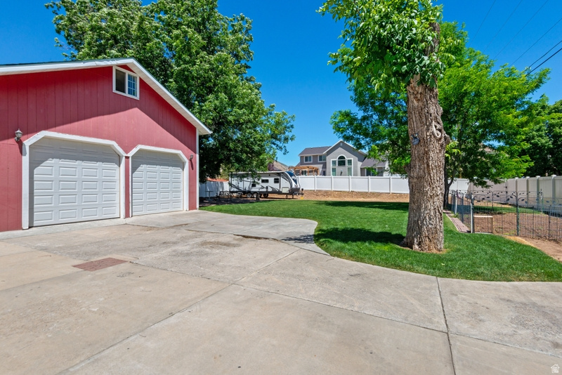 1214 N 300 W photo 3