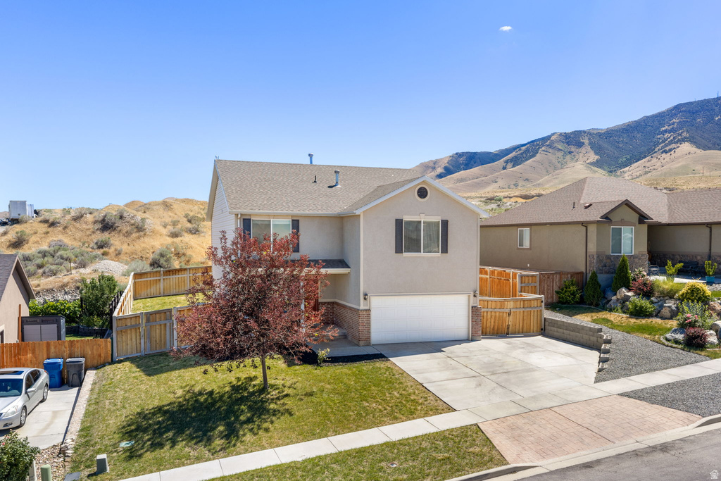 181 W CARACARA ST photo 3