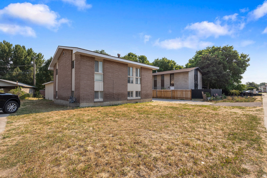 477 W 1800 N photo 3
