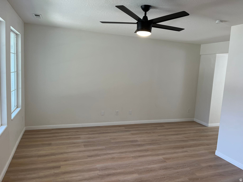 1051 E SARA S LN photo 2