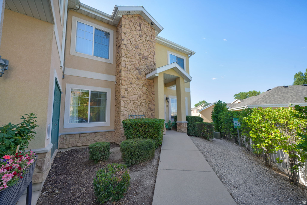 1068 CANYON MEADOW DRIVE photo 2