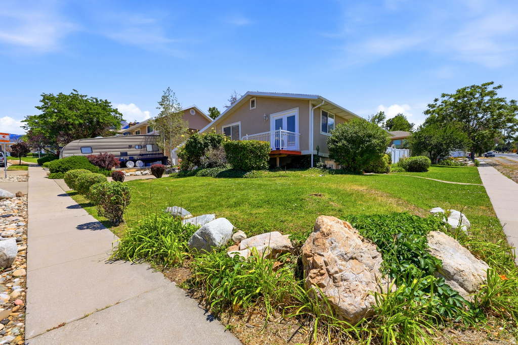 2312 E CINNABAR LN photo 2