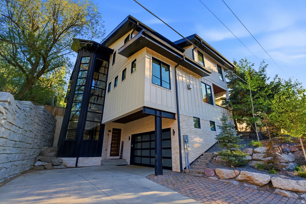 552 DEER VALLEY DR photo 3