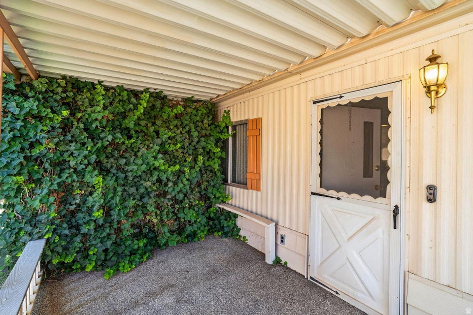 2055 W 1760 N photo 4